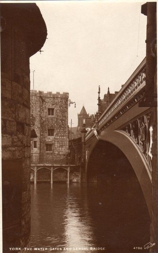 Water gates lendal - gates,
