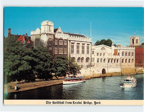 Postcard the guildhall - the,
