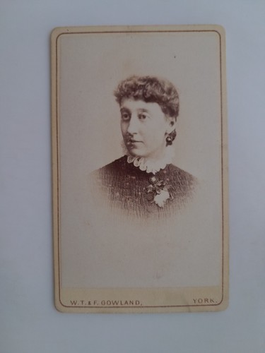 Cdv woman portrait - cdv:, w